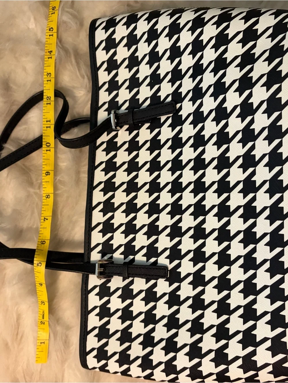 Michael Kors houndstooth Black/white Leather Tote with Interior Zip Pocket